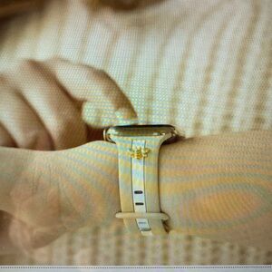 Honey Bee Me Nude Sand & White apple band